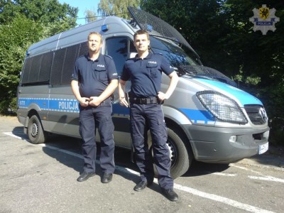 Nowy Dwó Gdański - policjanci uratowali mężczyzn-ę z płomieni - Kopia