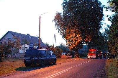 CZŁUCHÓW TRAGICZNY WYPADEK W RACINIEWIE, JEDNA OSO-BA NIE ŻYJE (1)