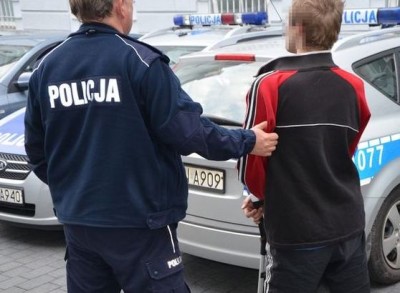 Gdansk - znecanie sie nad jezam smi