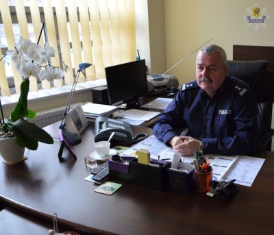 policjant uratowal samobojczynie