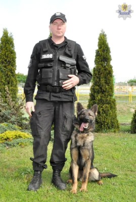 Starogard Gdański - POLICYJNY PIES ZNALAZŁ NARKOTYKI (1)