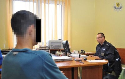 STAROGARD GDAŃSKI - UKRADLI PIENIĄDZE I WPADLI W CZASIE KOLIZJI2