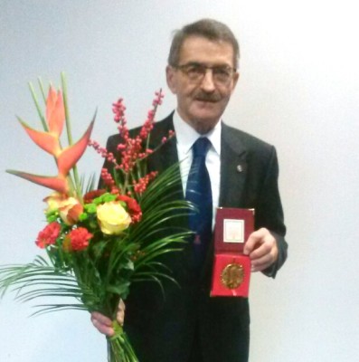 prof. Blazejowski, zloty medal