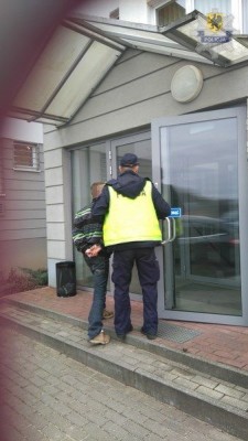 pol kartuzy napad na kobiete