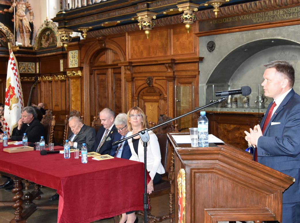 Dwor-Artusa-Fot_-J_Wikowski-A31_7410