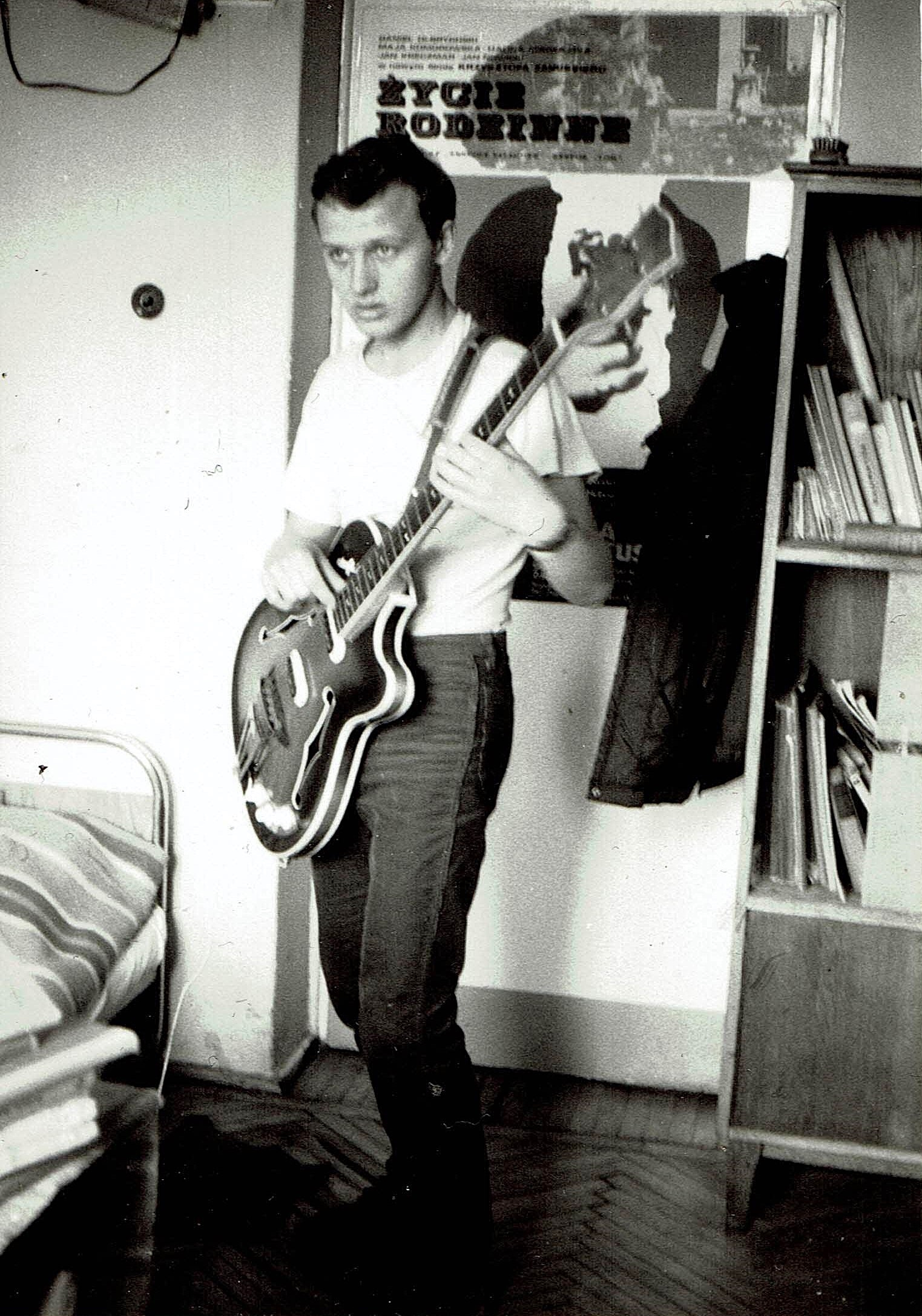 KARWOWSKI 8 Chłopak z gitarą