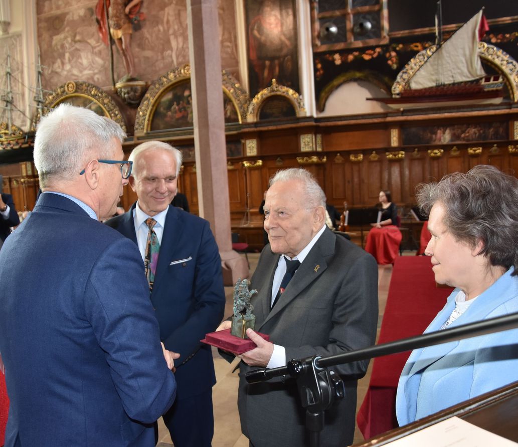 MNG-Wreczanie-Gryfa-2-Fot_J_Wikowski-A31_7384