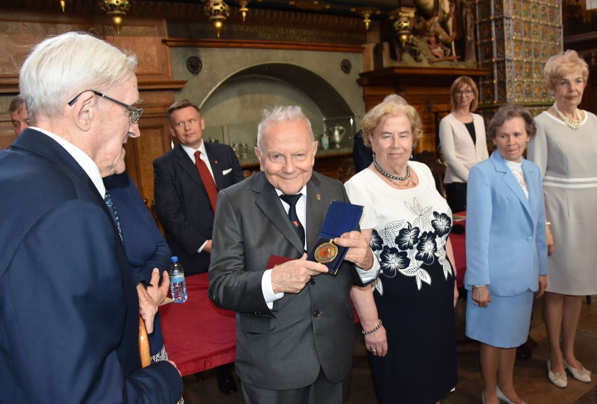 MNG-medal-25-lecia-dla-Michela-1-Fot_J_Wikowski-A31_7454