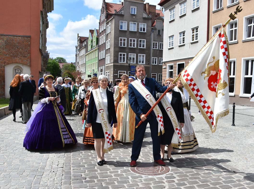Przemarsz-ze-sztandarem-Naszego-Gdanskafot_-J_-Wikowski-A31_7229