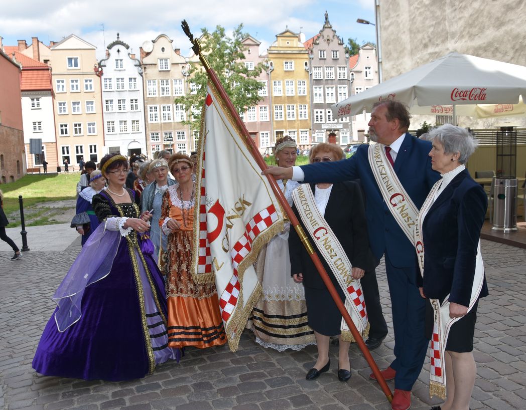 Przemarsz-ze-sztandarem-Naszego-Gdanskafot_-J_-Wikowski-A31_7235