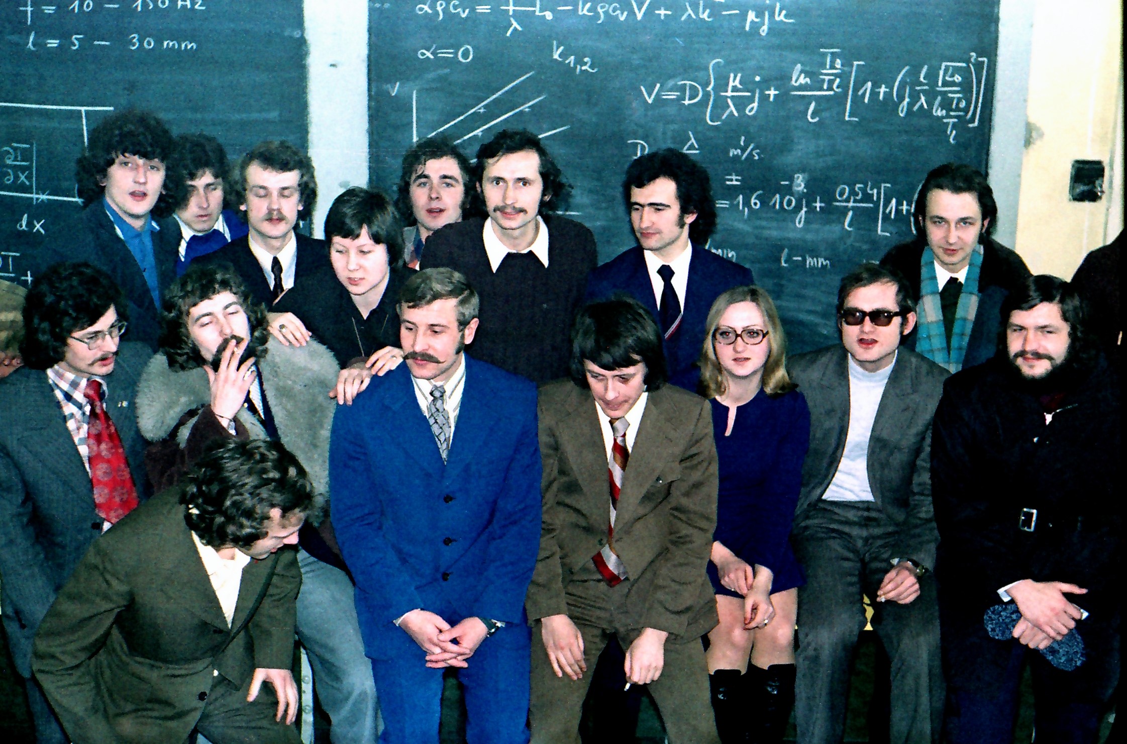 WYKLAD grupa w sali wykladowej