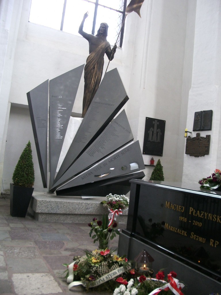 Pomnik Ofiar katastrofy smoleńskiej Bazylika Mariacka