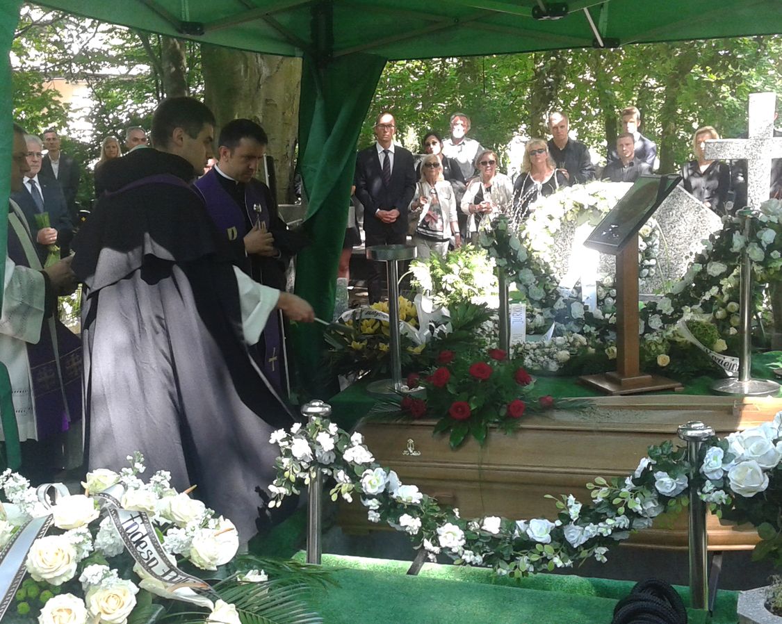 pogrzeb Jurka Okonskiego fot_J_Wikowski b 20160615_142326