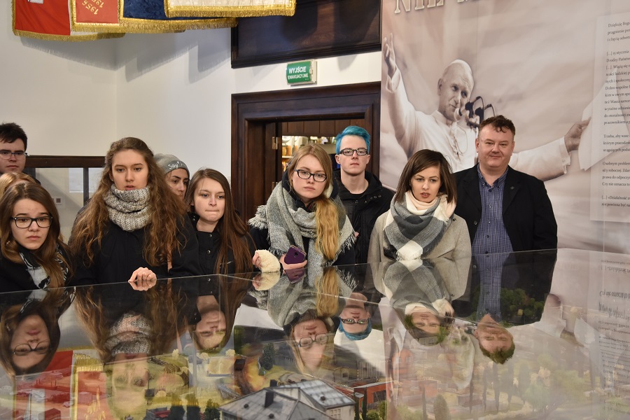 KWIATEK zwiedzanie_sali_bhp_01