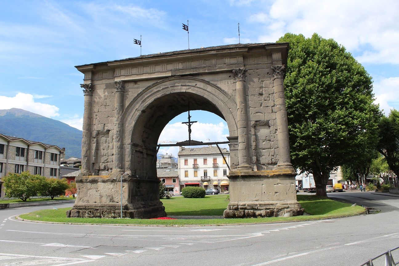 ALPY DANIEL DEMPC Aosta, brama rzymska